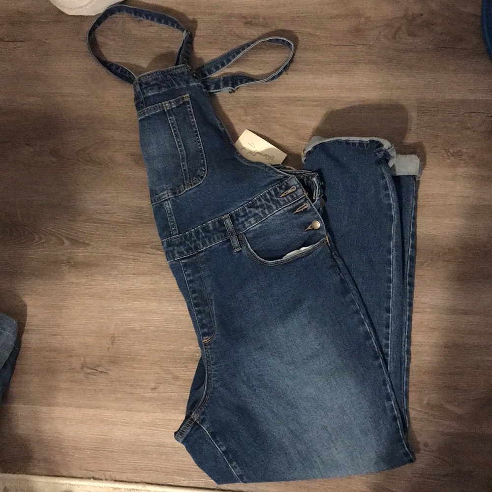 Women’s Universal Thread 14 Overalls